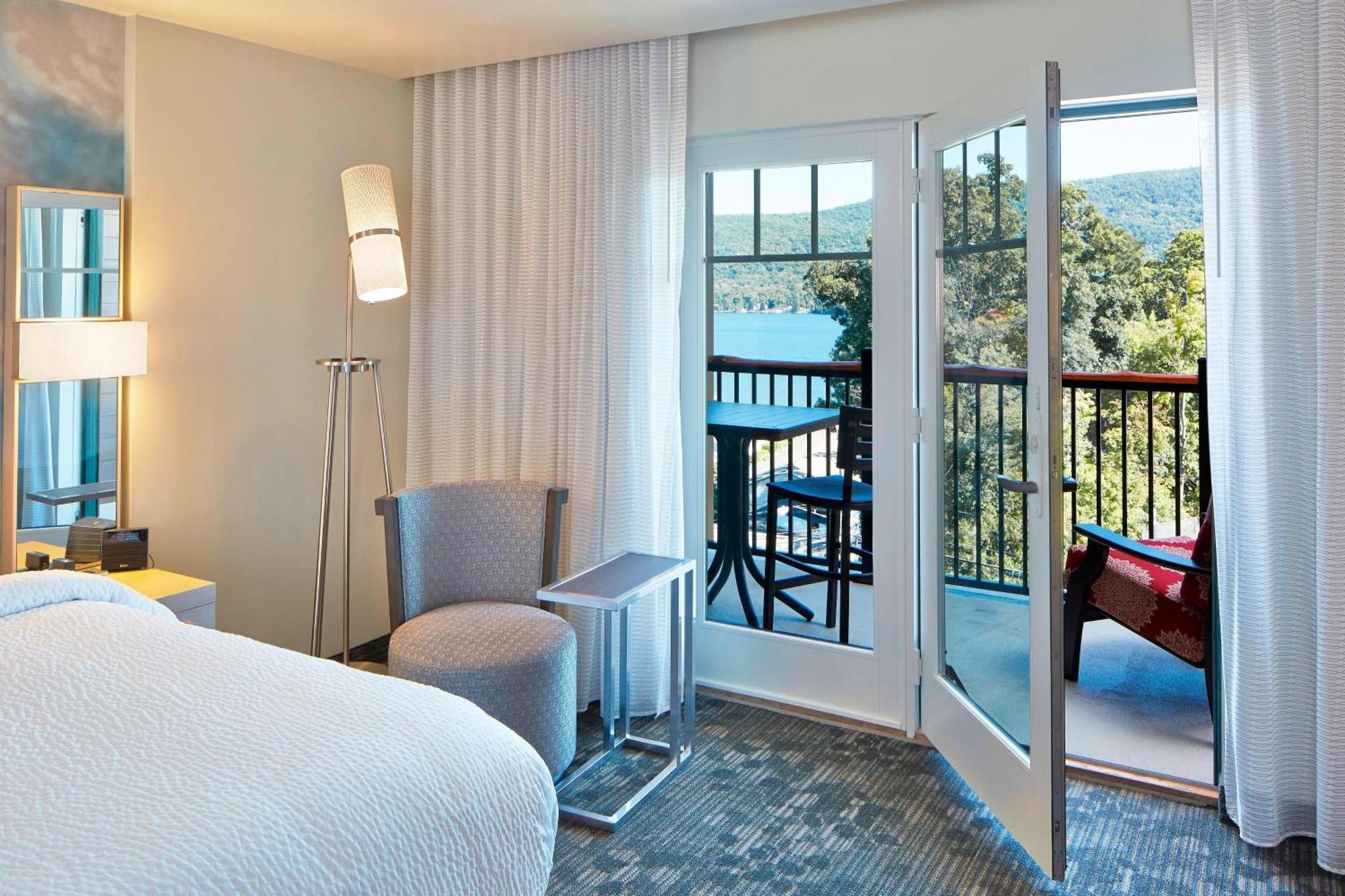 Courtyard By Marriott Lake George Eksteriør billede